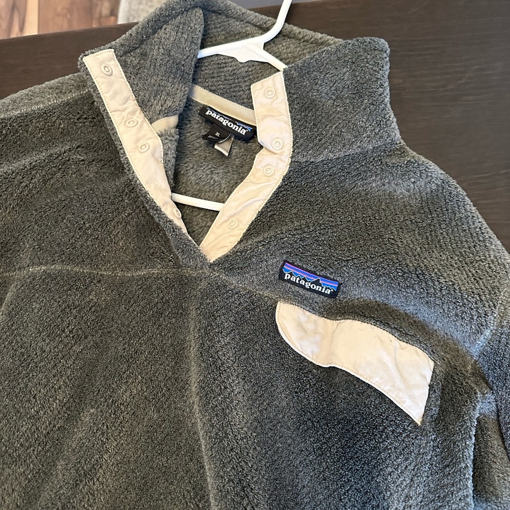 Patagonia pullover in excellent used condition